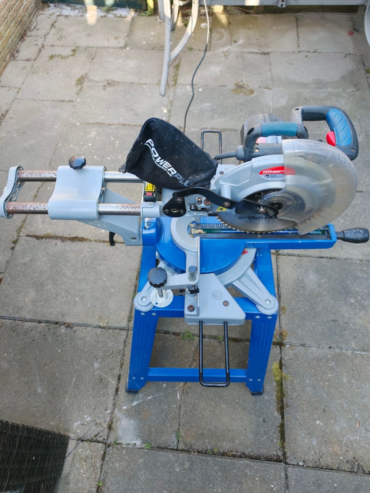 Powerplus 8136 Afkortzaag, laser stuk, geleide heeft roest., Gebruikt, 70 mm of meer, Ophalen of Verzenden, Afkortzaag
