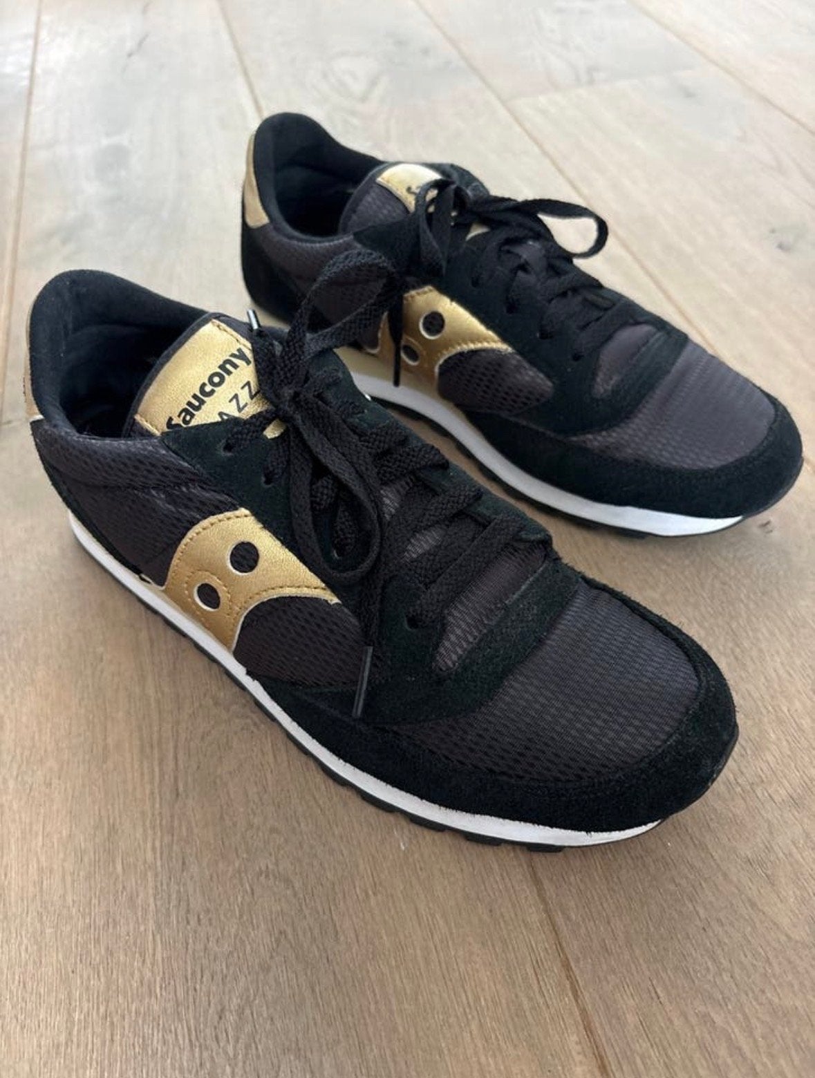 Saucony Jazz - damessneakers in doos - Zwart/Goud - Mt 43, Ophalen of Verzenden, Zo goed als nieuw, Zwart, Sneakers of Gympen