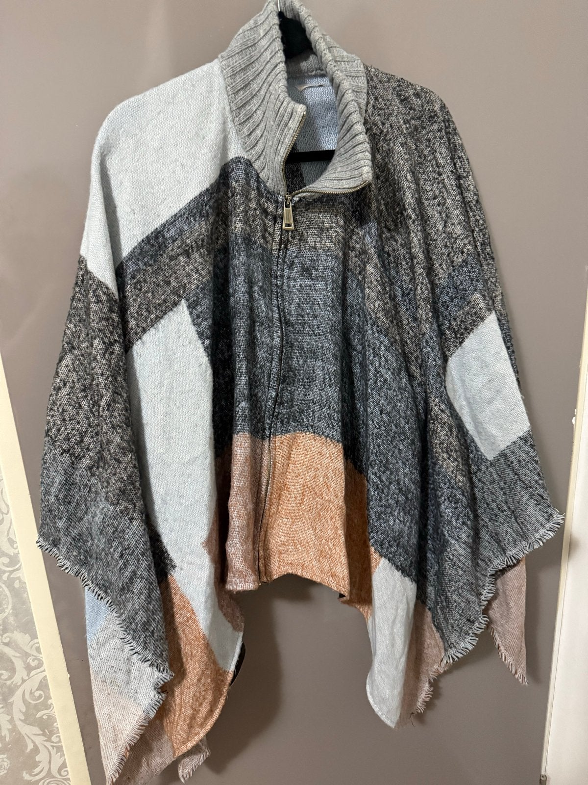 Colorblock Poncho met Ribkraag en Ritssluiting, Ophalen of Verzenden, Gedragen, Maat 38/40 (M), Meerkleurig