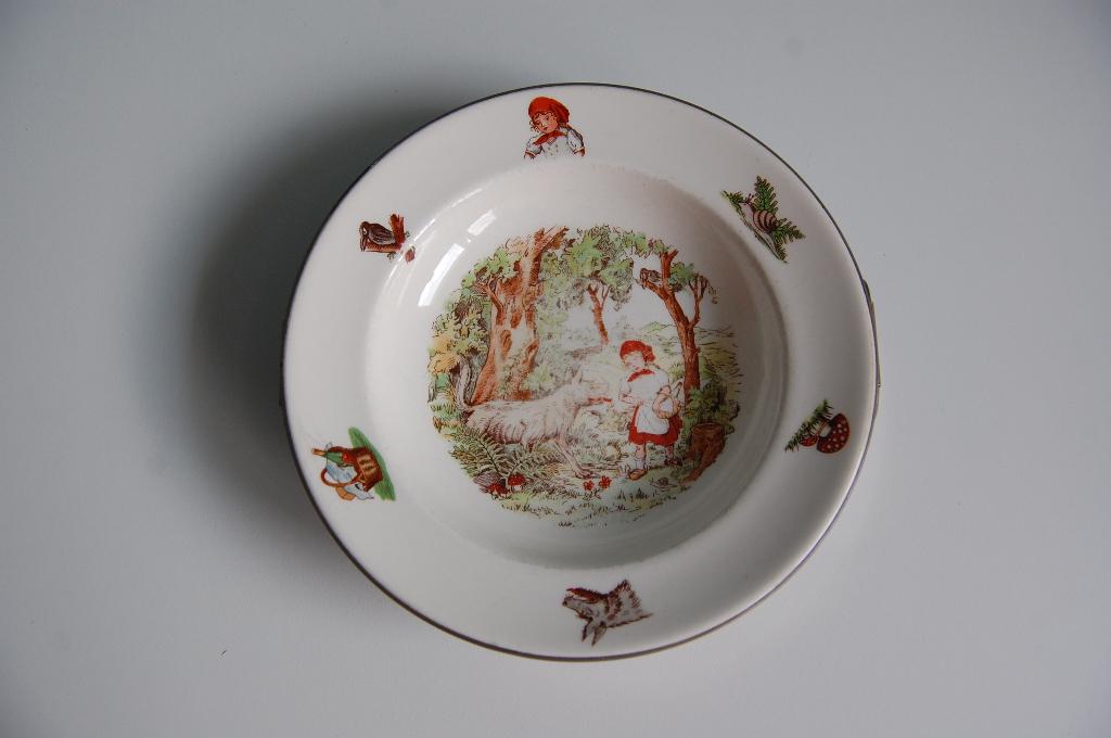 Vintage warmhoudbordje Roodkapje te koop, Ophalen of Verzenden