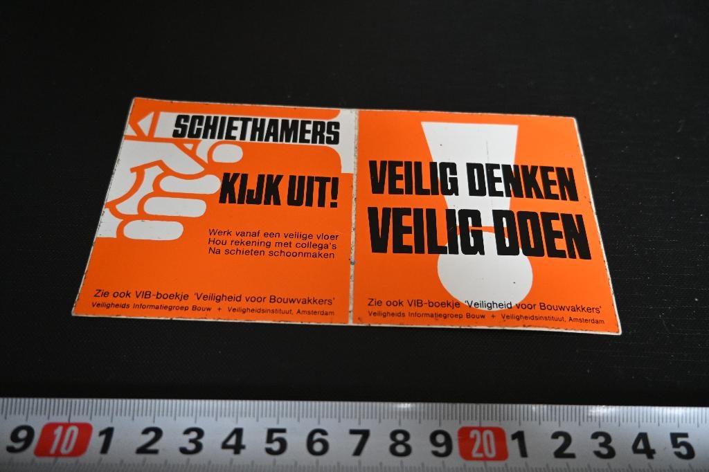 sticker Amsterdam Veilig denken veilig doen schiethamers, Ophalen, Zo goed als nieuw