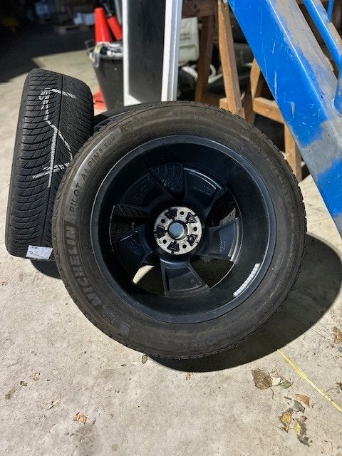 Winterbanden Ioniq 5 235/55 R19, Gebruikt, Winterbanden, 235 mm, Band(en)