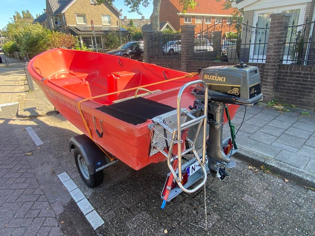 Pioneer met 4 Pk motor 2 takt inclusief trailer, Ophalen of Verzenden, Zo goed als nieuw, Overige typen