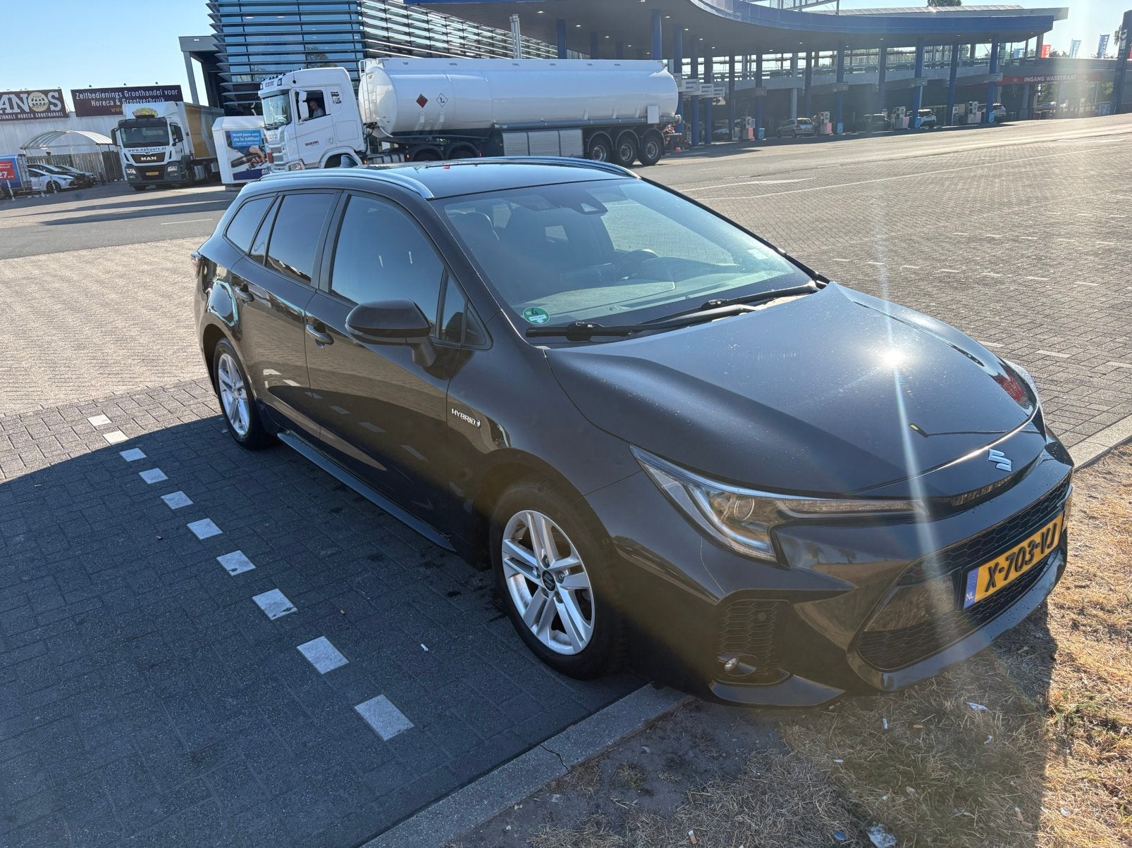 Suzuki Swace 1.8 Hybrid Style 122pk CVT 2021 Zwart, Inductieladen voor smartphones, Te koop, Swace, Volledig hybride