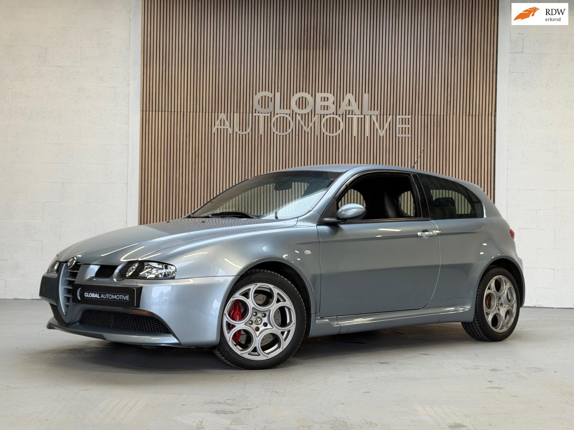 Alfa Romeo 147 3.2 V6 GTA - ZWART LEER - HANDGESCHAKELD, Gebruikt, Zwart, Blauw, Handgeschakeld