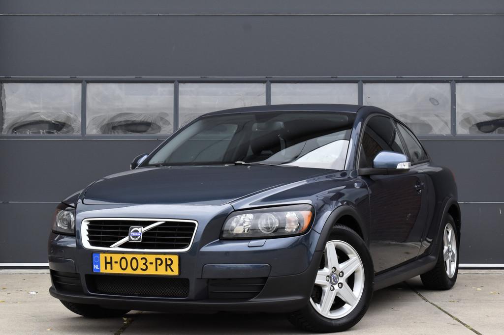 Volvo C30 2.4i Kinetic Youngtimer Trekhaak - Cruise - Airco, Auto's, Gebruikt, Zwart, 700 kg, 11 km/l