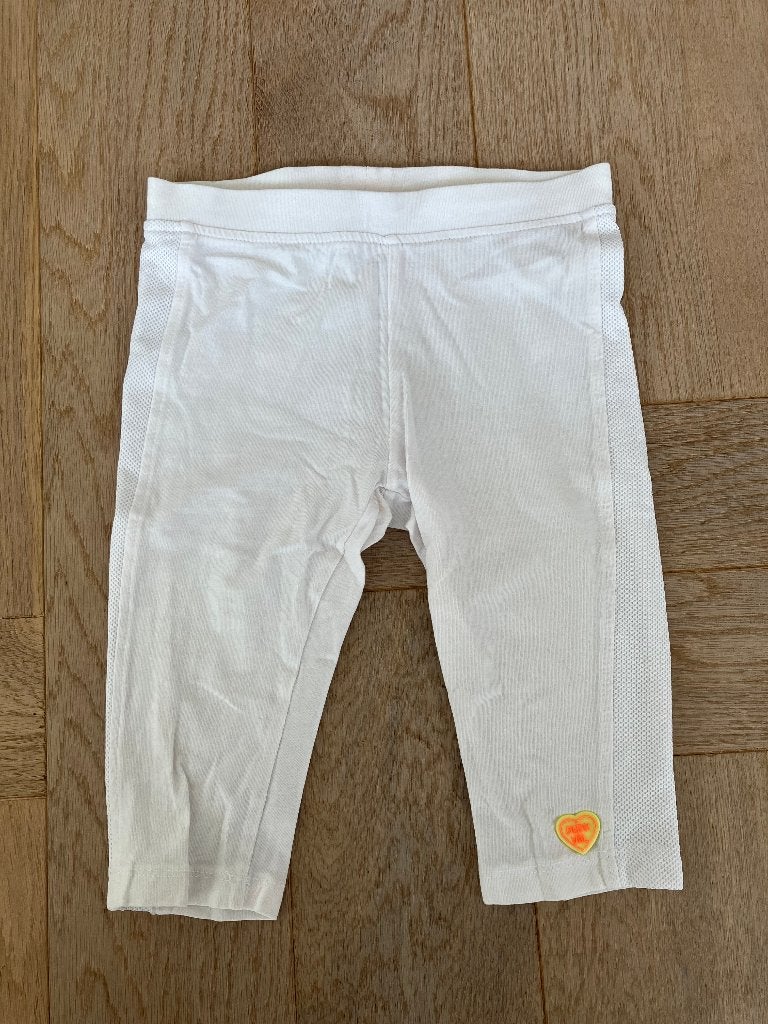 nog hele nette witte 3/4 legging leuke zijkant 104/110 -zgan, Broek, Persival, Meisje, Ophalen of Verzenden