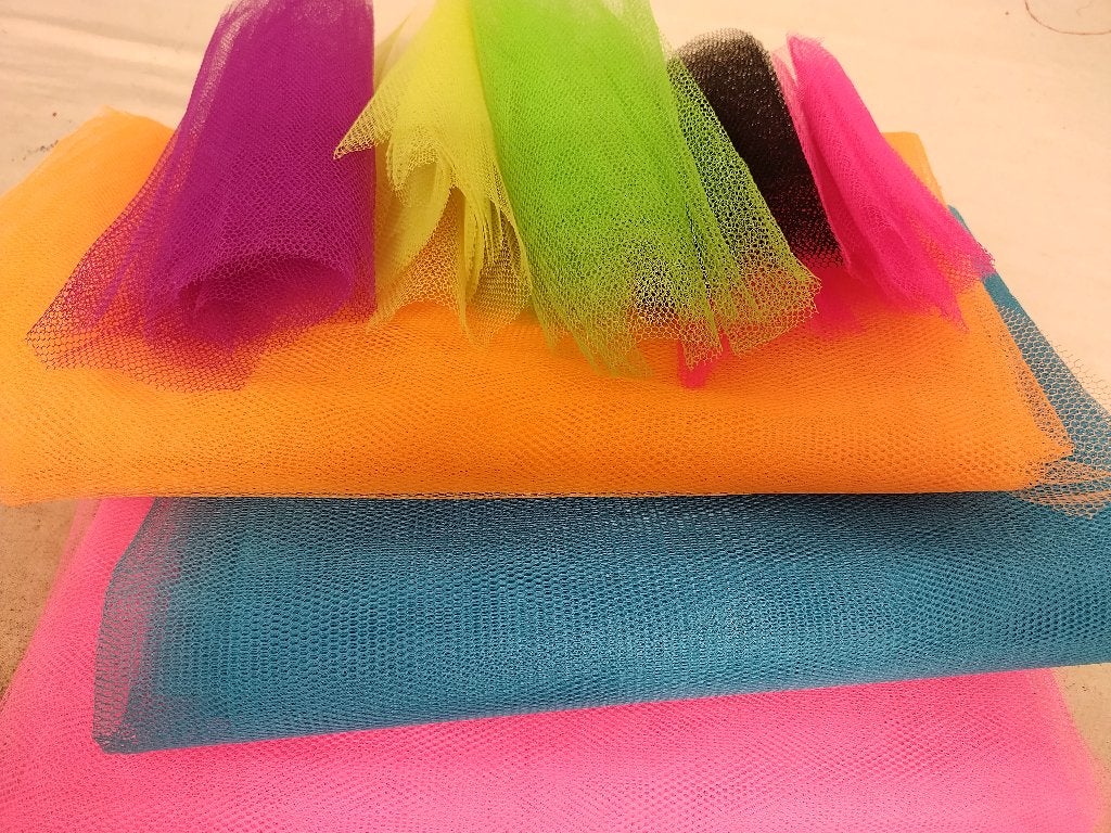 Te koop aangeboden: Tule restjes Nieuw, Meerkleurig, 120 cm of meer, Ophalen of Verzenden, Katoen