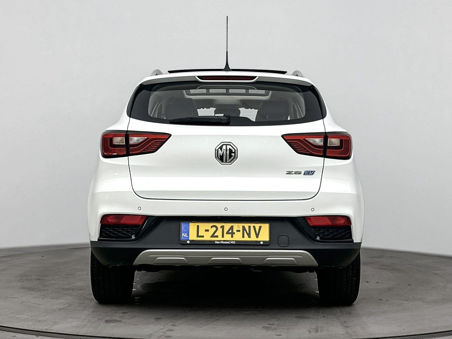 MG MG ZS EV Luxury 45 kWh 143PK | Schuif-/Kanteldak | Stoelv, Auto's, Gebruikt, 143 pk, ZS, 1507 kg