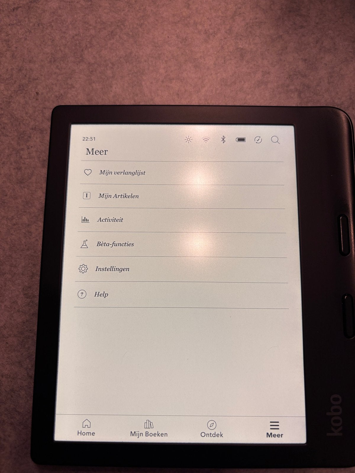 Kobo Libra 2 met hoesje, Computers en Software, E-readers, Gebruikt, Verzenden, Bluetooth, 7 inch
