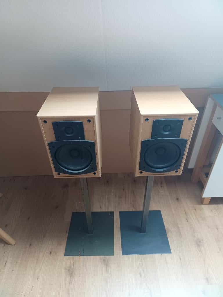 Jamo speakers op statief, Audio, Tv en Foto, Luidsprekers, Gebruikt, Ophalen of Verzenden, 60 tot 120 watt, Front, Rear of Stereo speakers