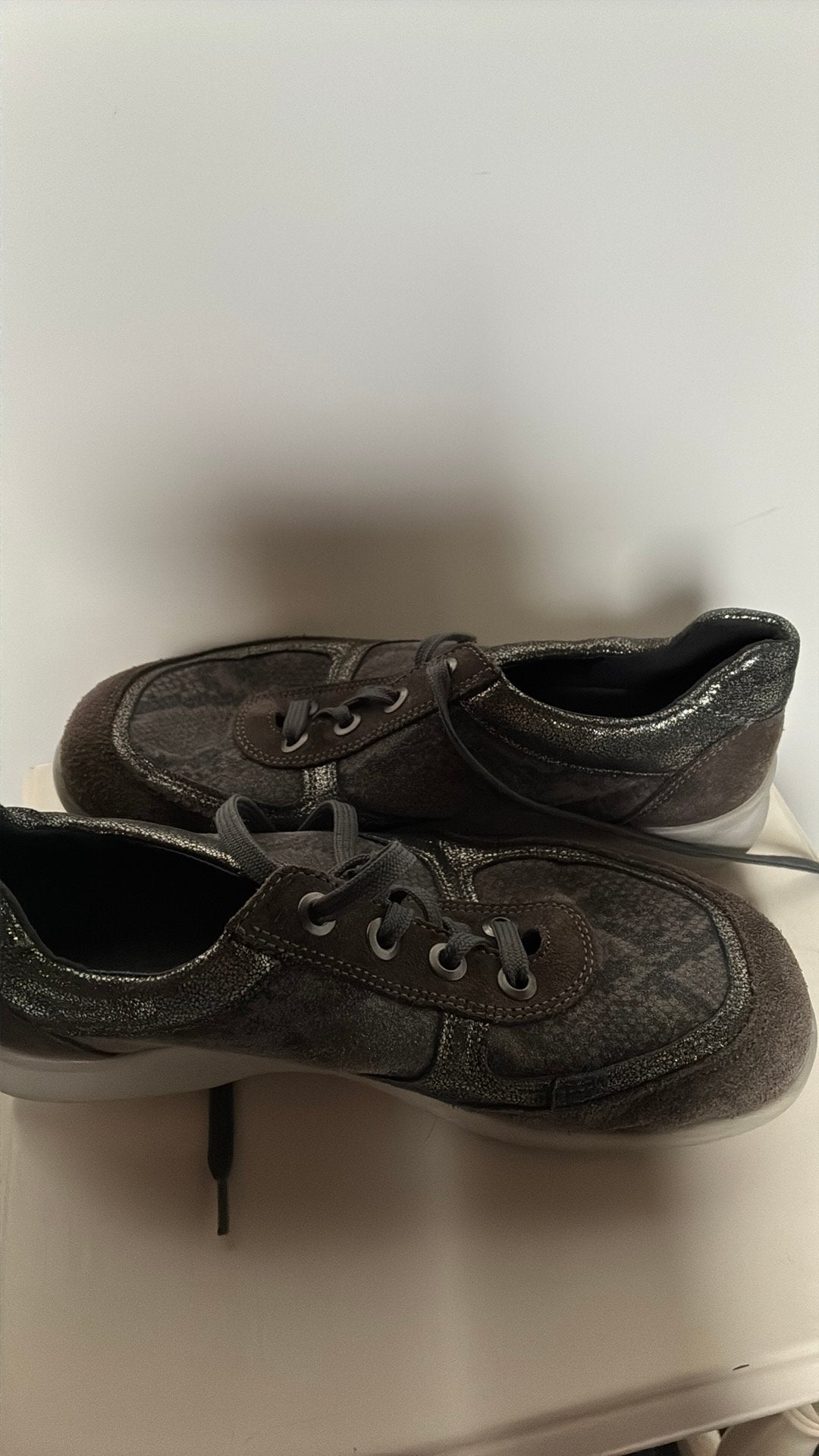 Helvesko sneakers, Ophalen of Verzenden, Zo goed als nieuw, Overige typen, Overige merken