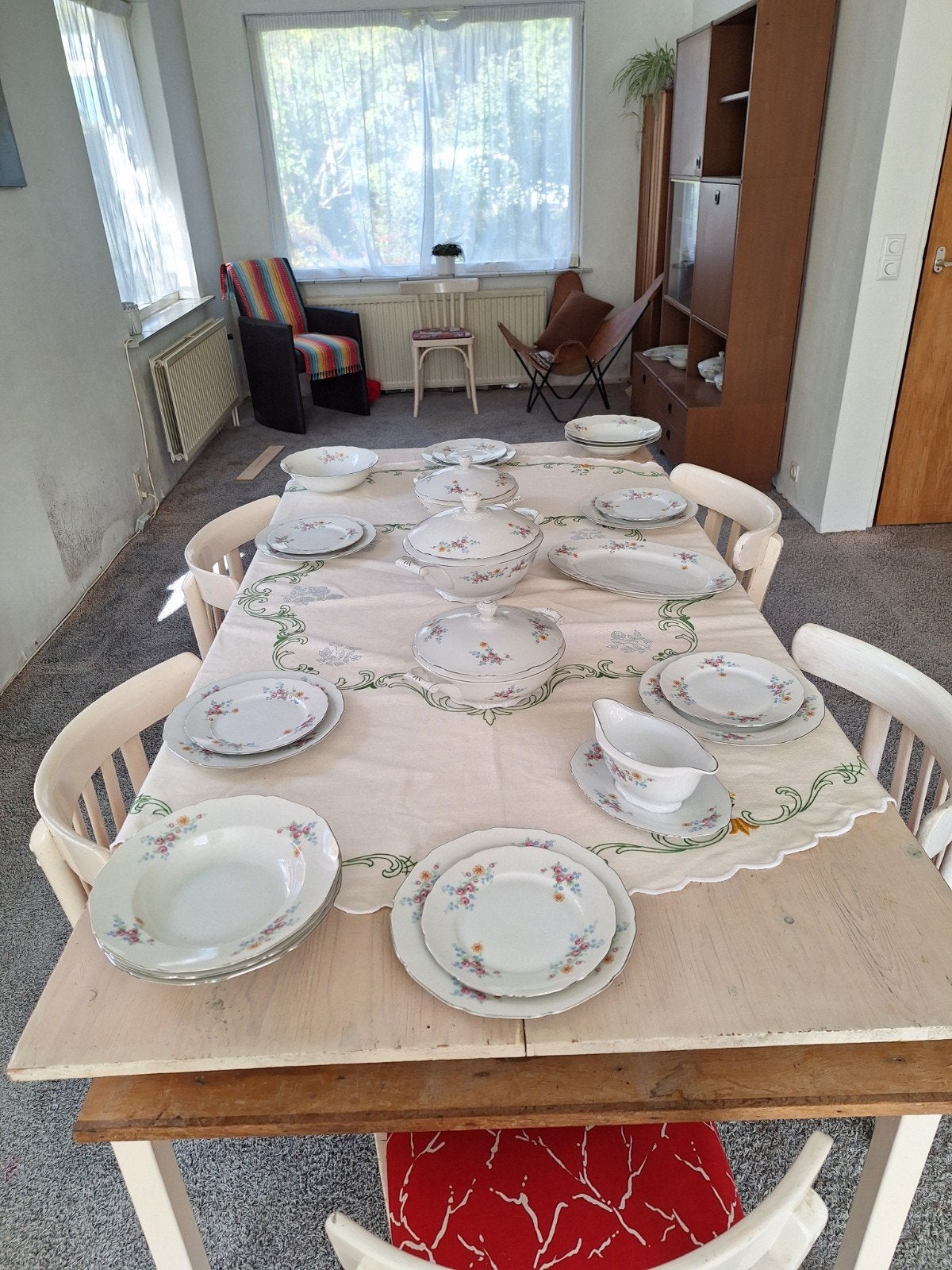 Jaren '40, 6 of 12- persoons servies met bloemmotief., Ophalen of Verzenden