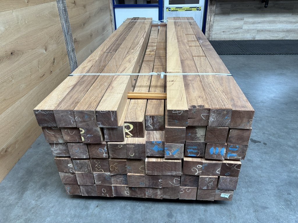 95x95 MM Iroko geschaafde balk gedroogd, irokohout