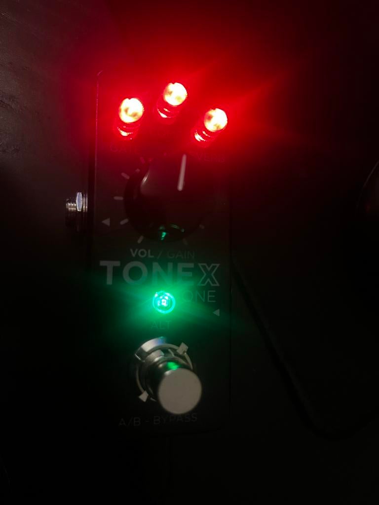 IK Multimedia TONEX ONE - Compacte Amp & Cab Modeler, Ophalen, Nieuw, Licht