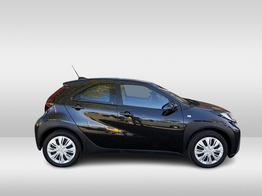 Toyota Aygo X 1.0 VVT-i MT Play | cruise control | applecarp, Gebruikt, 920 kg, 4 stoelen, Zwart