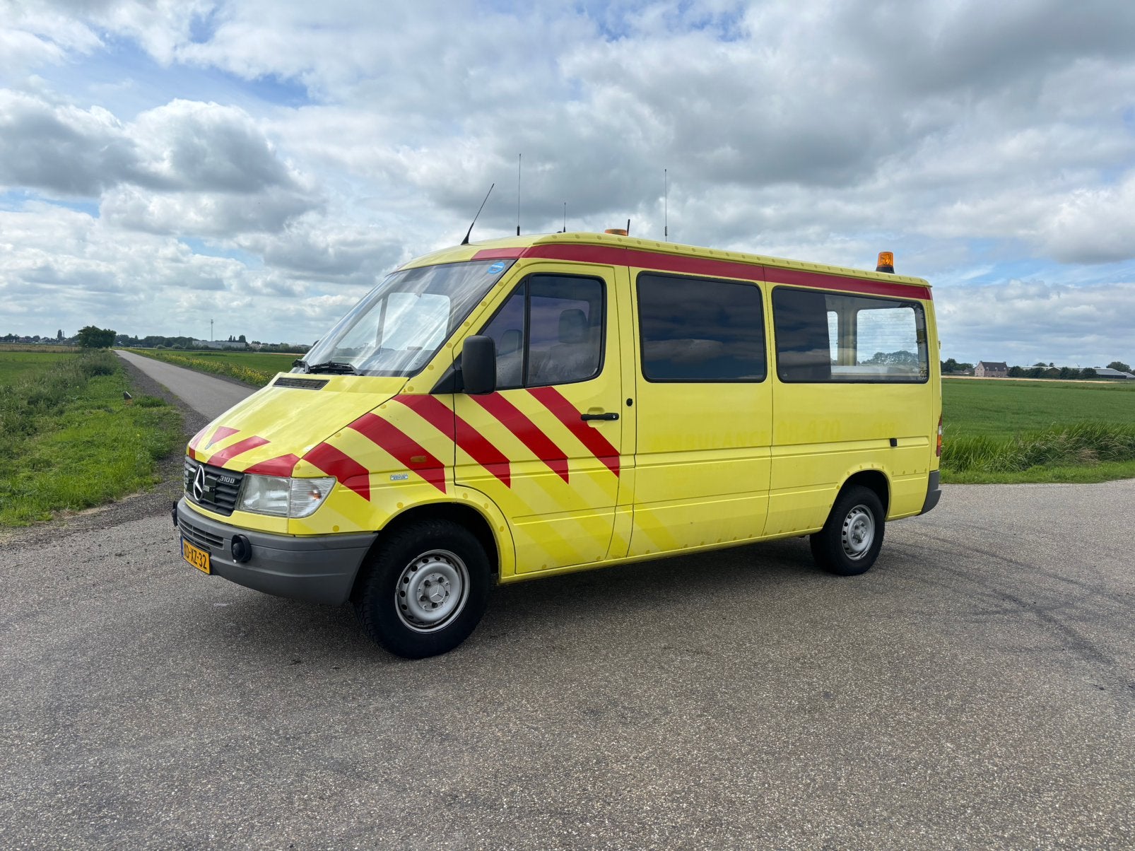Mercedes-Benz Sprinter Combi 2.9 310 D Combi AUT 1998 Geel, Auto's, Mercedes-Benz, Particulier, Sprinter Combi, Diesel, Overige carrosserieën