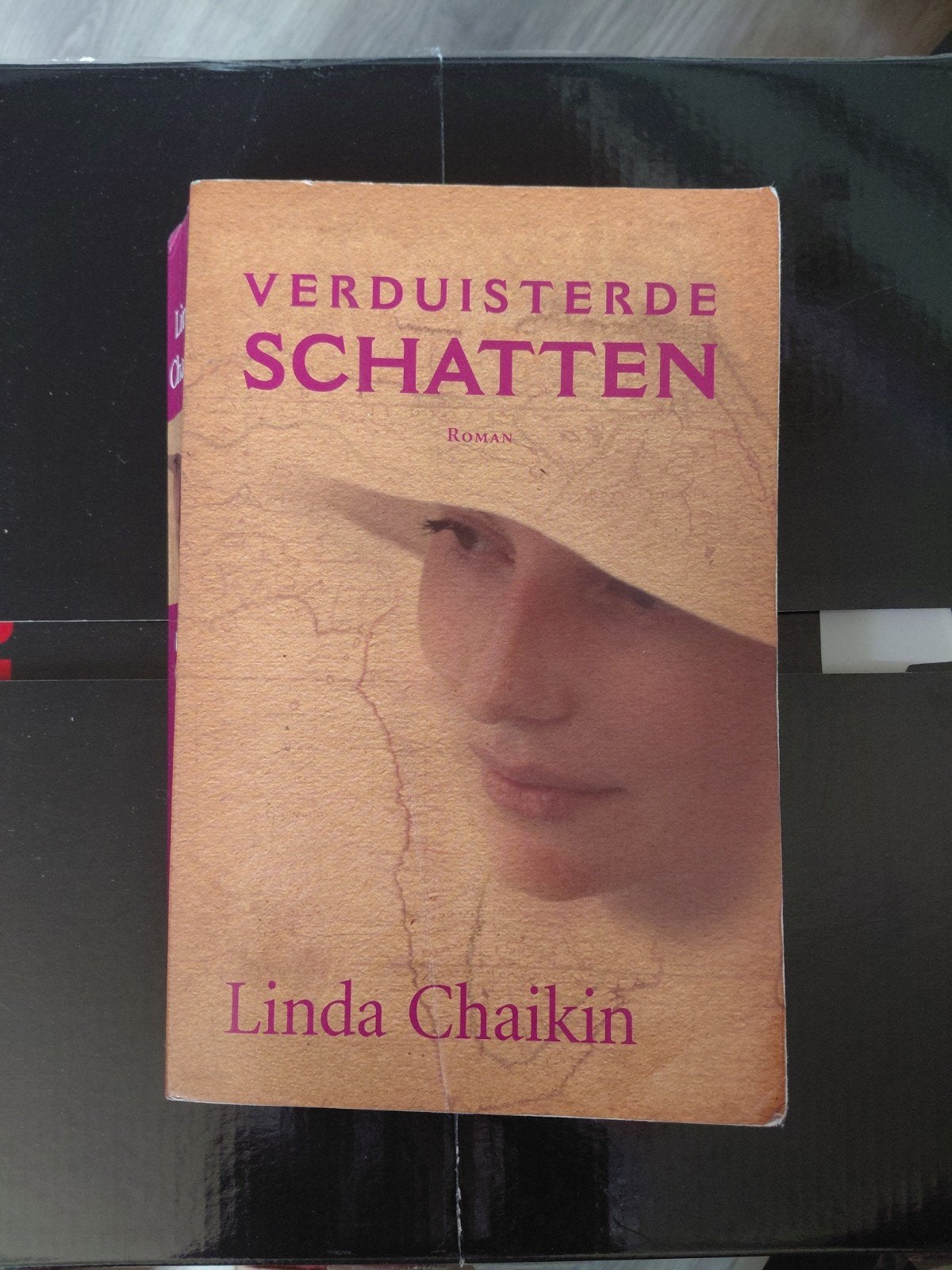 Linda Chaikin - Verduisterde schatten, Ophalen of Verzenden, Gelezen, Linda Chaikin