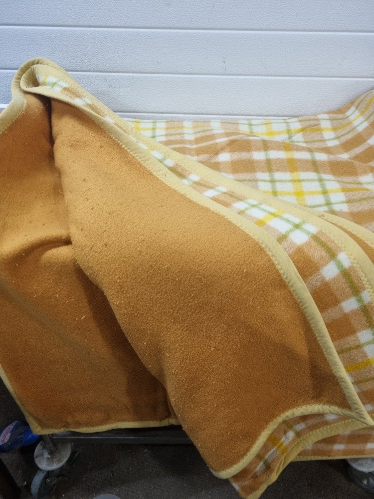 deken wol geel geruit / oranje dikke vintage, Ophalen of Verzenden, 'T Olde Gre-j, Info@toldegrej.nl, Endepoelstraat 20f Didam