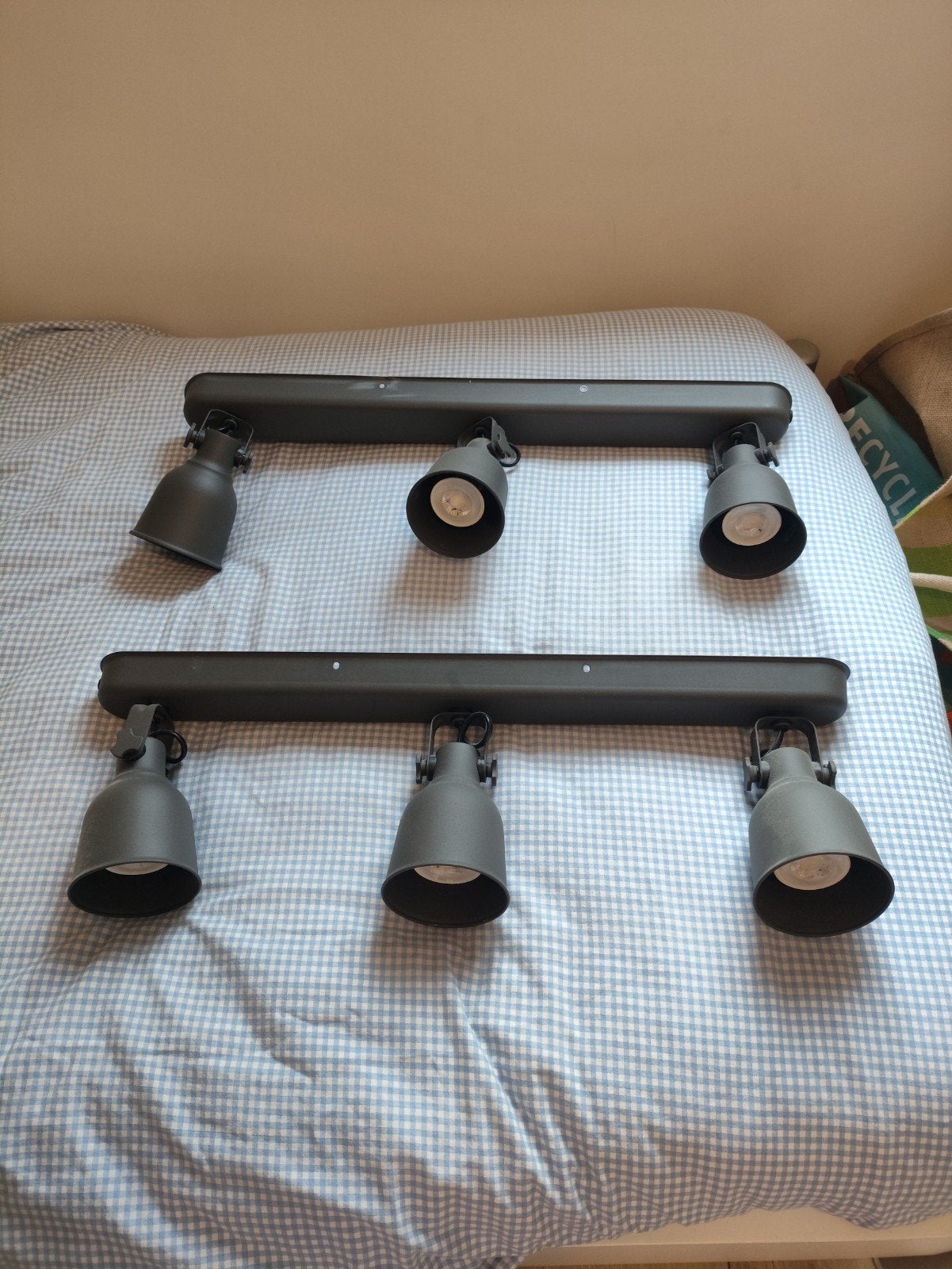 2 IKEA HEKTAR lampen inclusief spotjes, Ophalen, Zo goed als nieuw