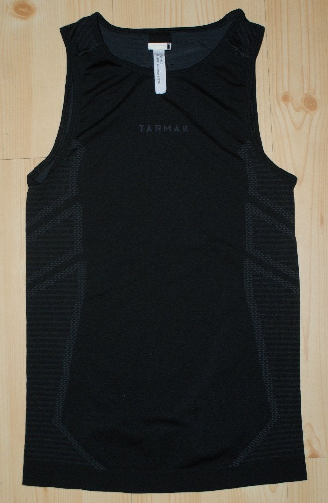 2 Tarmak naadloze basketbalshirts maat 158 met ingeweven, Kinderen en Baby's, Kinderkleding | Maat 158, Gebruikt, Jongen of Meisje