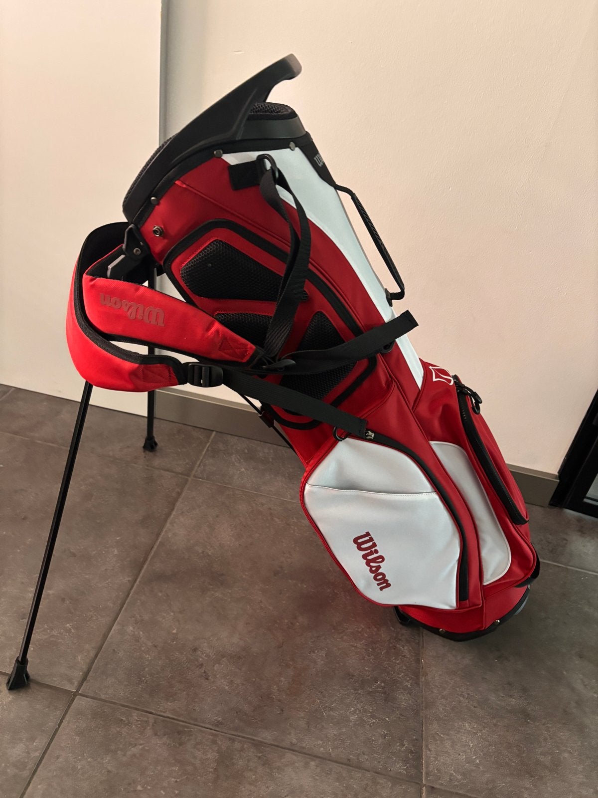 Nieuwe Wilson EXO Lite Stand Bag 2026 Staff Red Golftas, Ophalen, Nieuw, Tas, Overige merken
