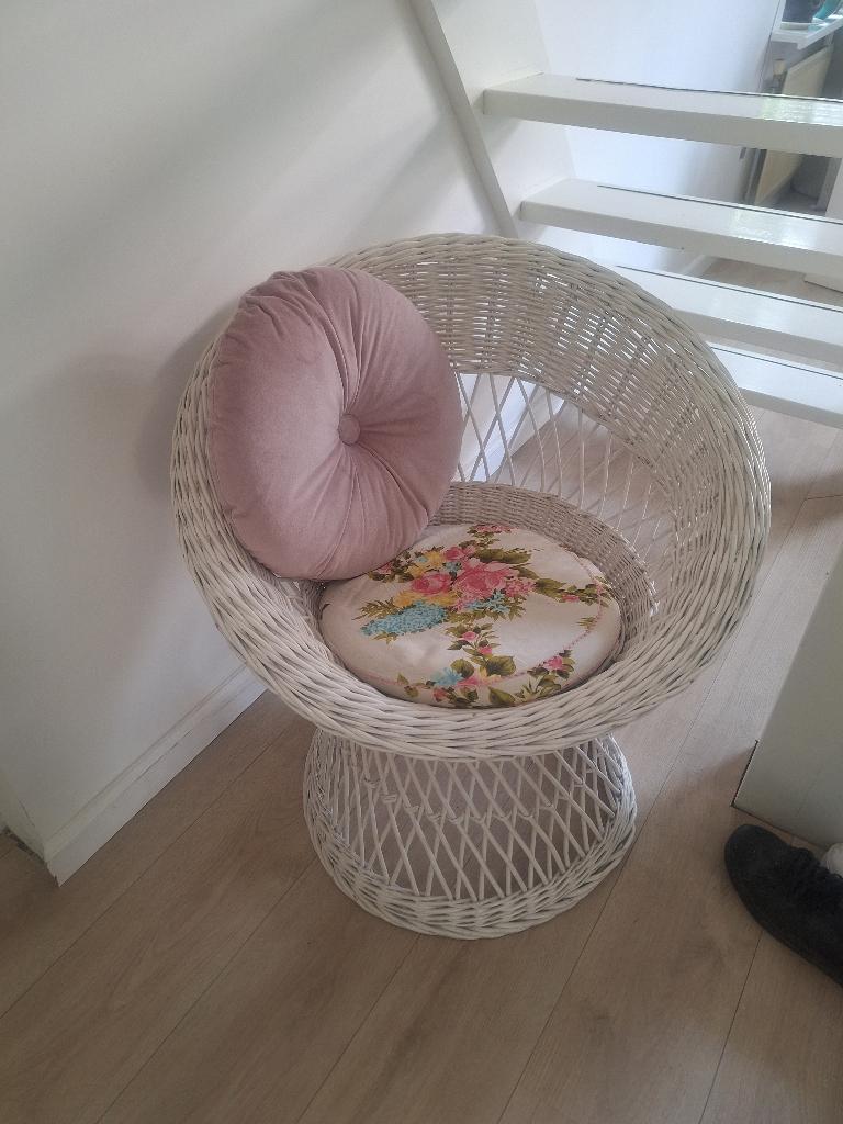 Rieten stoel, Huis en Inrichting, Stoelen, Ophalen, Wit, Riet of Rotan, Zo goed als nieuw