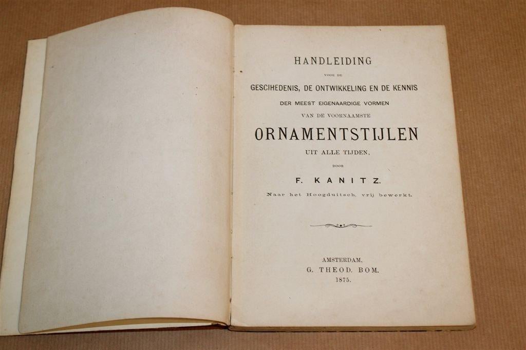 Ornamentstijlen — Antiek Handboek Alle Tijdperken 1875, Antiek en Kunst, Ophalen of Verzenden