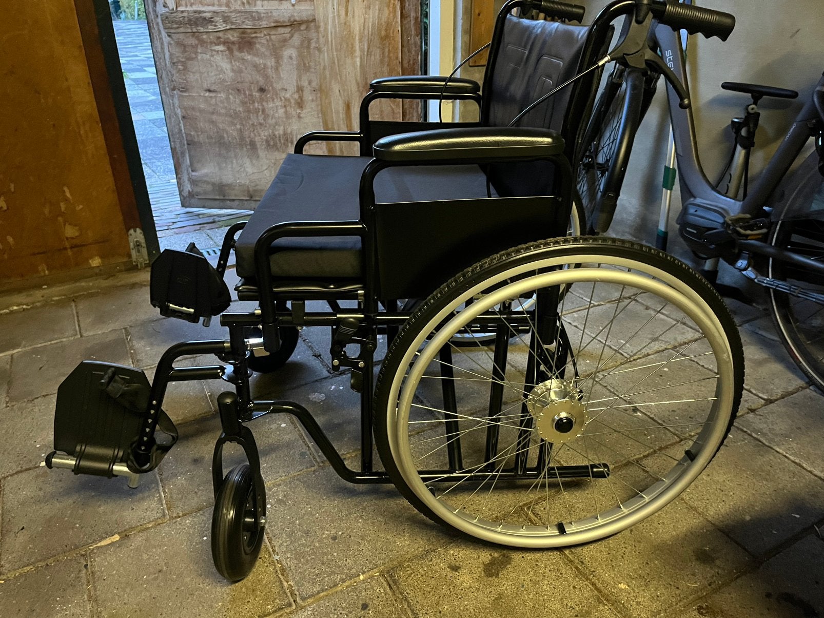 Rolstoel, Ophalen, Duwrolstoel