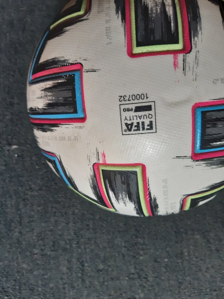 EK 2020 officiële matchball, gebruikt door Feyenoord, Maat XL, Ophalen of Verzenden, Zo goed als nieuw, Bal