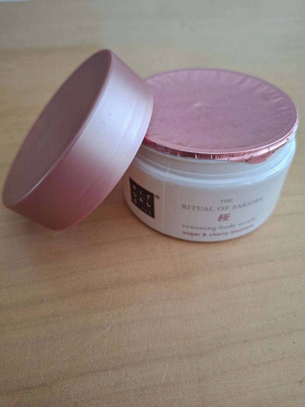 Rituals Sakura body scrub 125gr, Sieraden, Tassen en Uiterlijk, Uiterlijk | Lichaamsverzorging, Ophalen of Verzenden, Nieuw, Bad & Douche