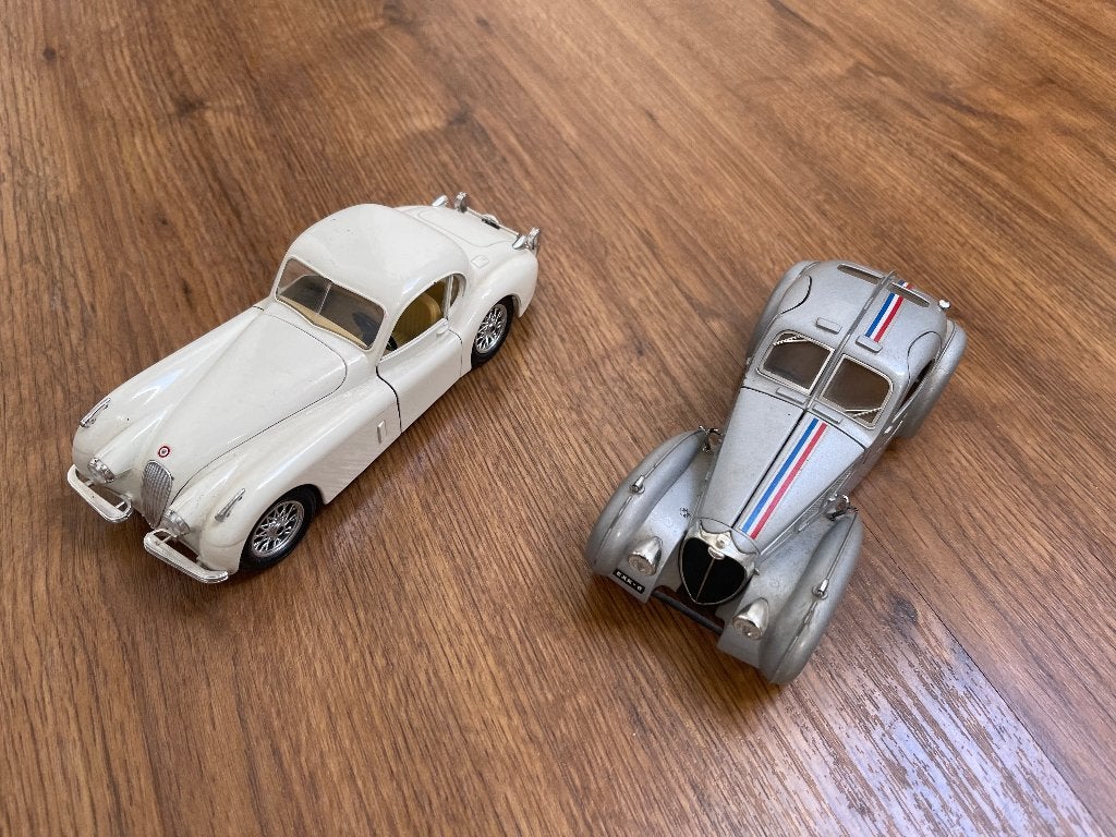 Bburago 2x modelauto, Ophalen of Verzenden, Gebruikt, Auto, Bburago