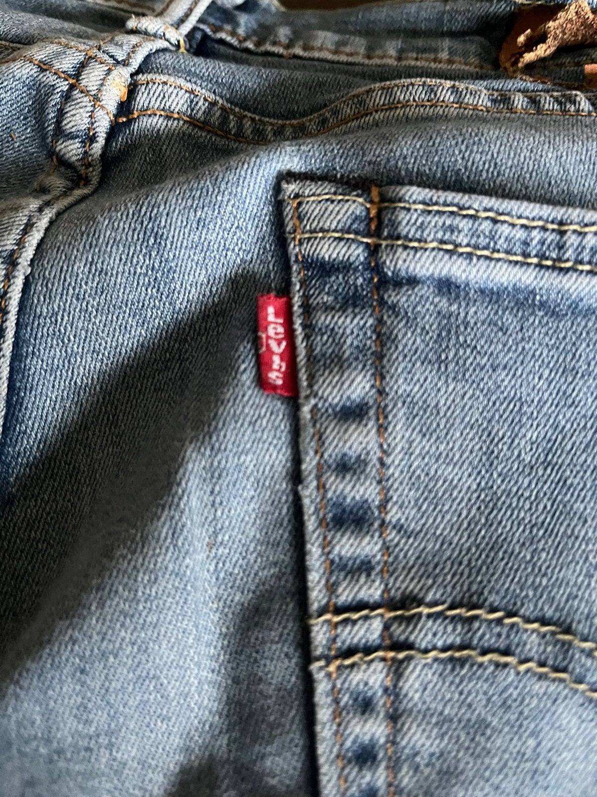 Levi's Jeans 31/34 - Gedragen, leren label gescheurd, Ophalen of Verzenden, Gedragen, Blauw, Overige jeansmaten