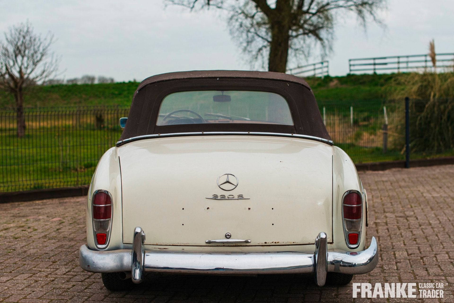 Mercedes-Benz 220 S Cabriolet, Automaat, Gebruikt, Cabriolet, 4 stoelen