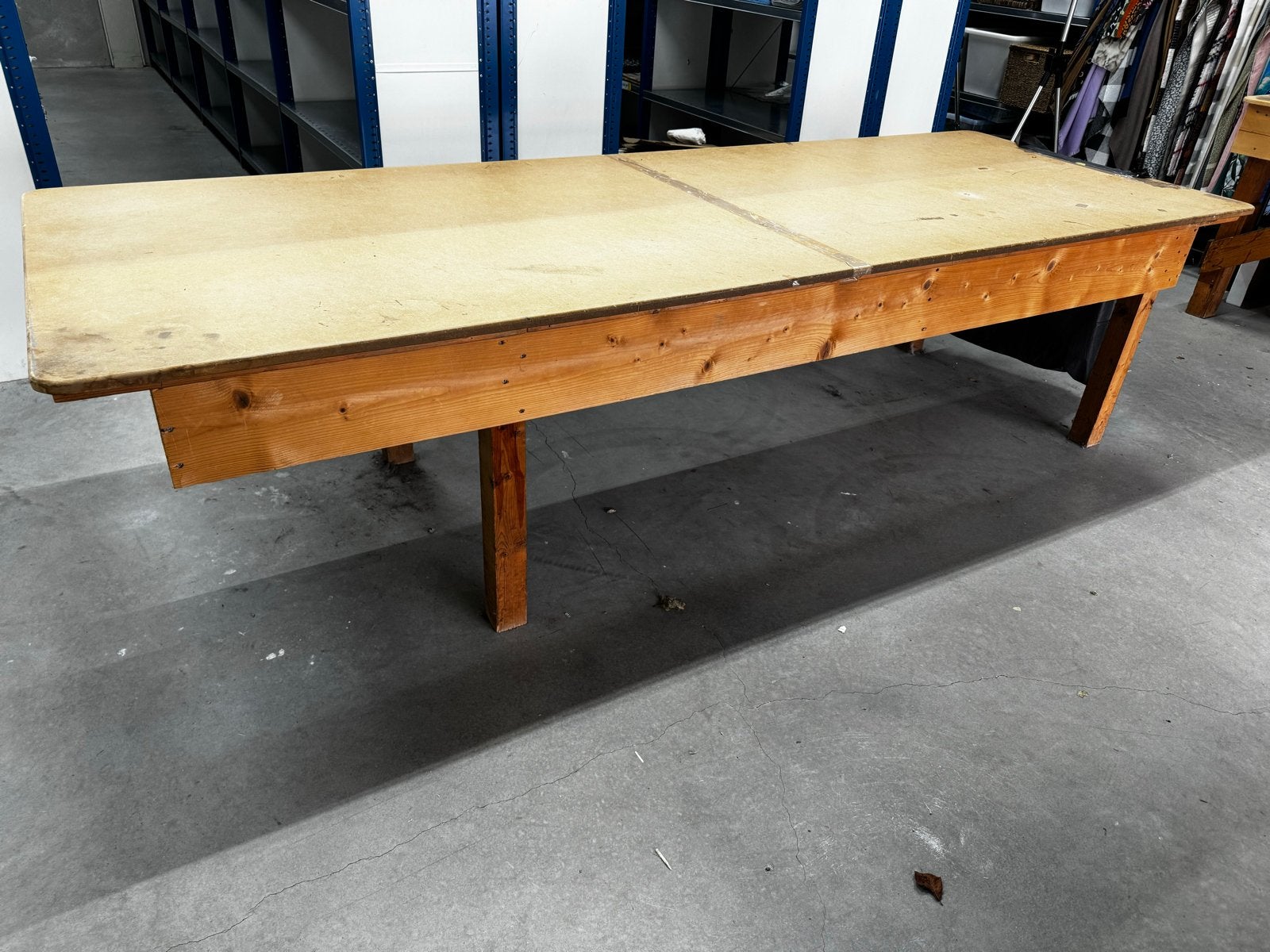 GRATIS!! 2x Robuuste Houten Plaktafel - Magazijn/Garage, Ophalen, Gebruikt