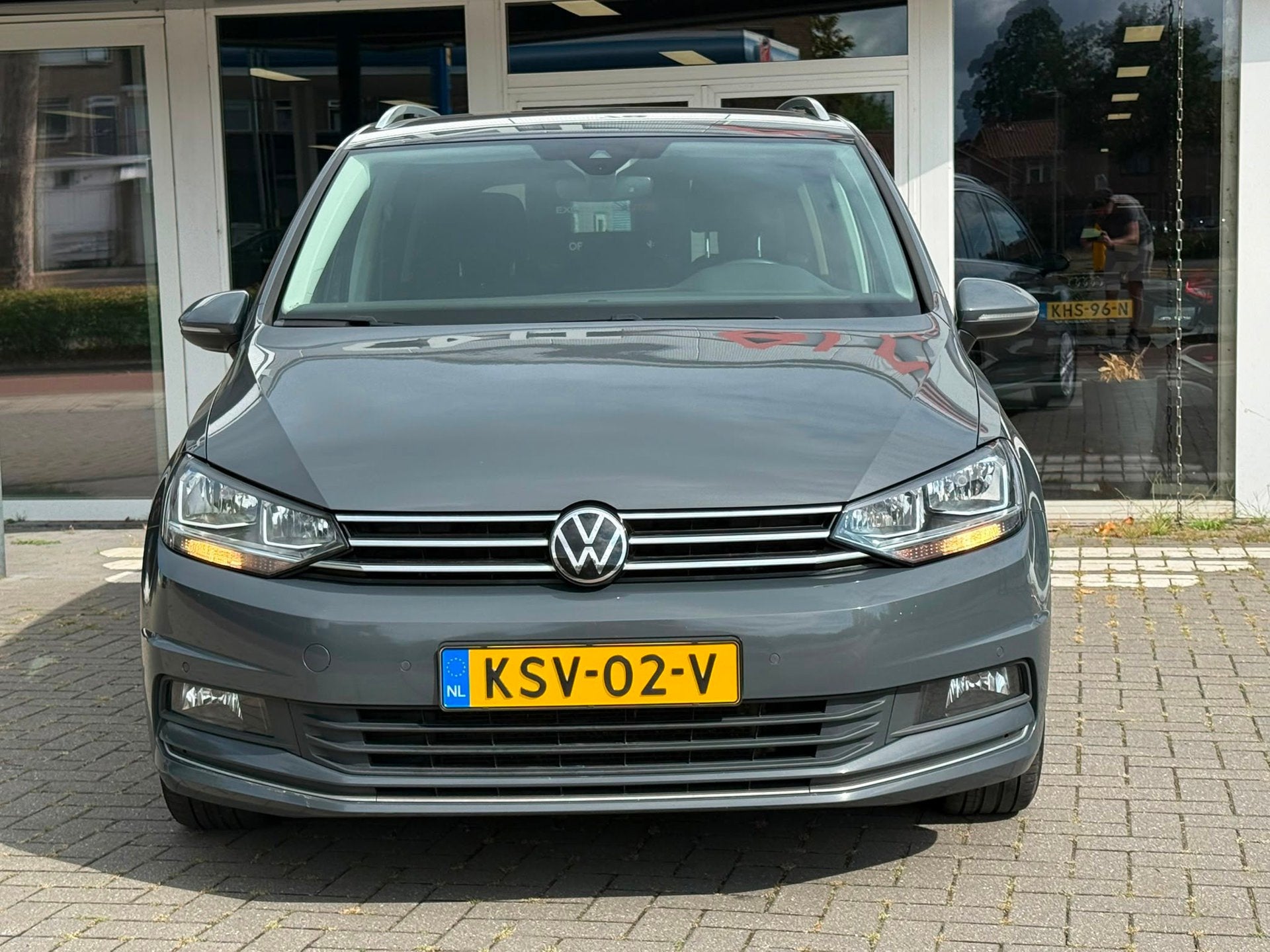 Volkswagen Touran 1.5 TSI DSG Highline | Navigatie | 7 P, Stof, Zwart, 4 cilinders, 150 pk