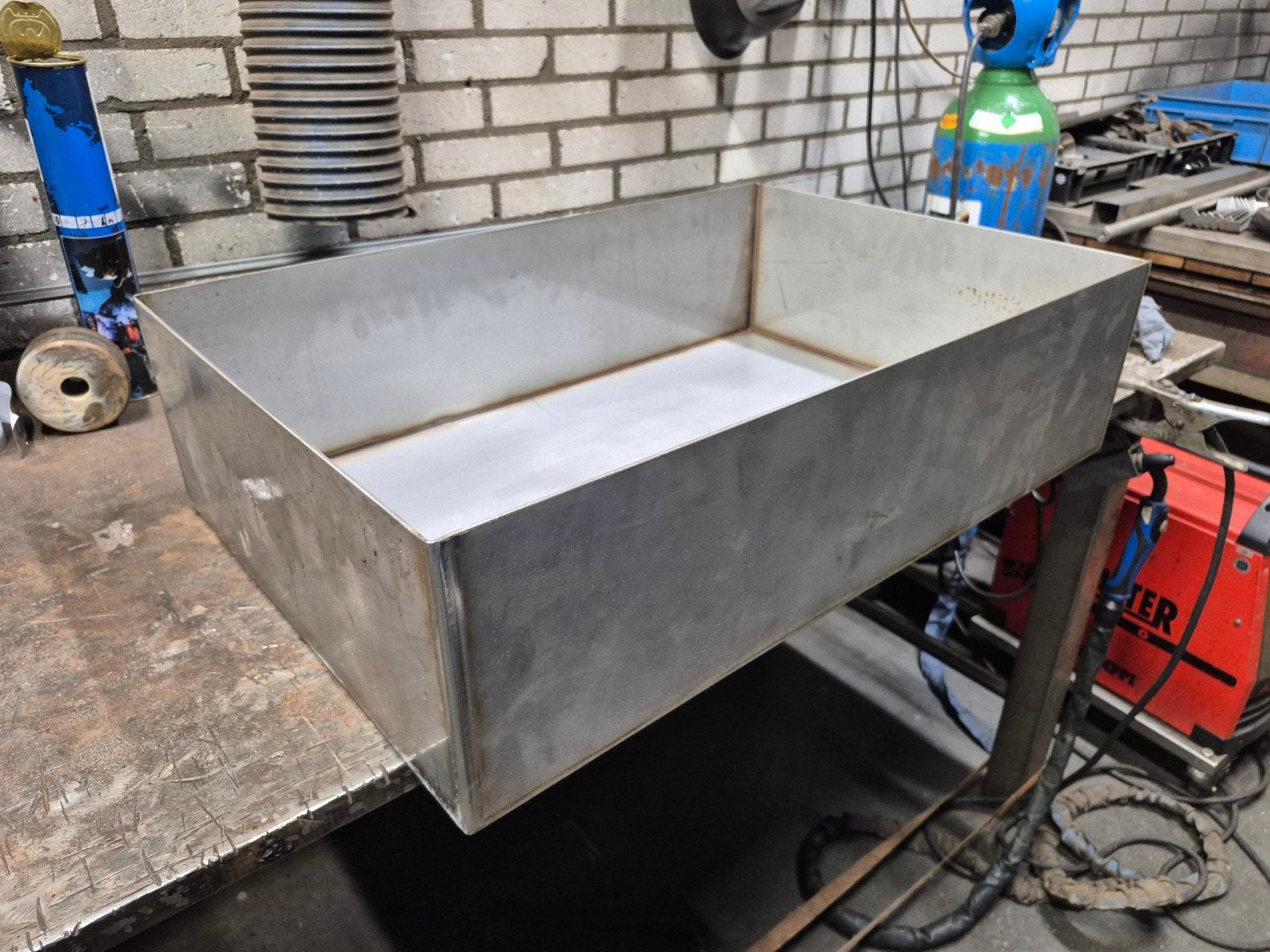 2 x nieuwe rvs visbakpannen op maat, 4 liter of meer, Ophalen, Nieuw
