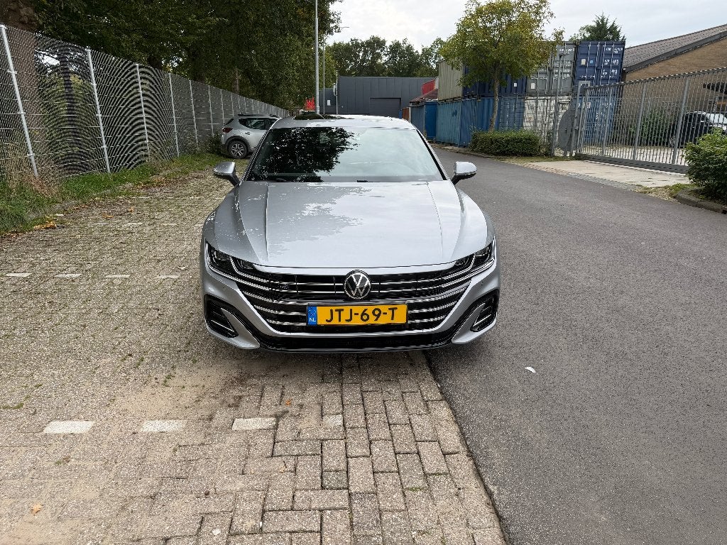 Volkswagen Arteon 1.4 Ehybrid 218pk 6-DSG 2022 Grijs, Auto's, Dealer onderhouden, Arteon, Zwart, Leder en Stof