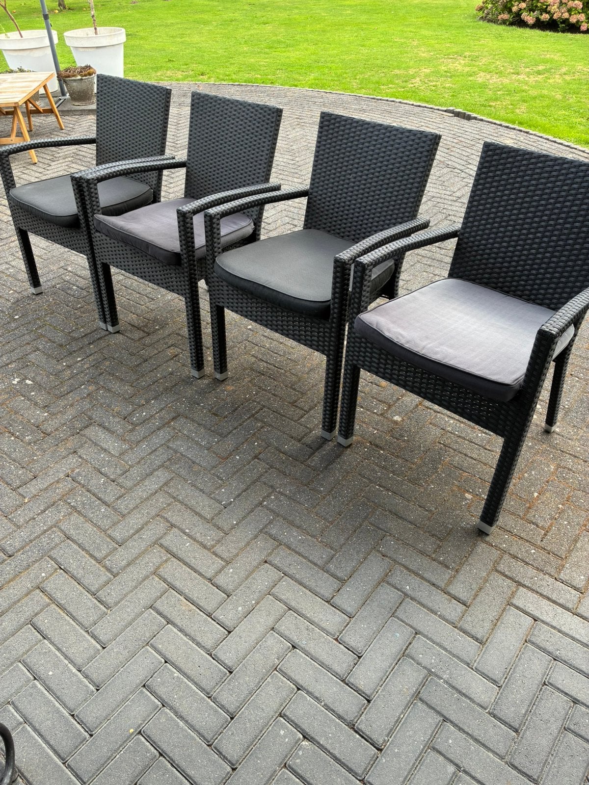 4 Nette stapelbare tuinstoelen incl. kussen. Prijs per 4, Ophalen, Gebruikt, Kunststof