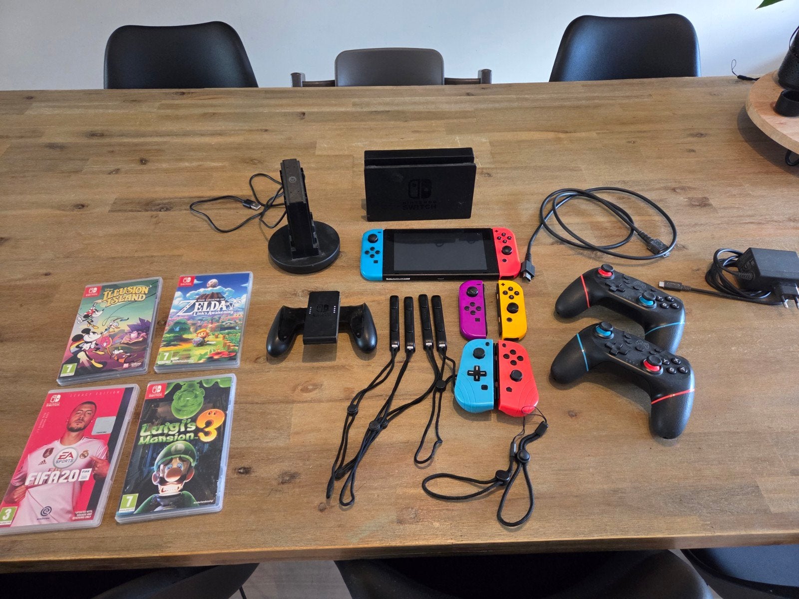 Complete Nintendo Switch set met extra's en 4 games, Spelcomputers en Games, Spelcomputers | Nintendo Switch, Verzenden, Switch Original
