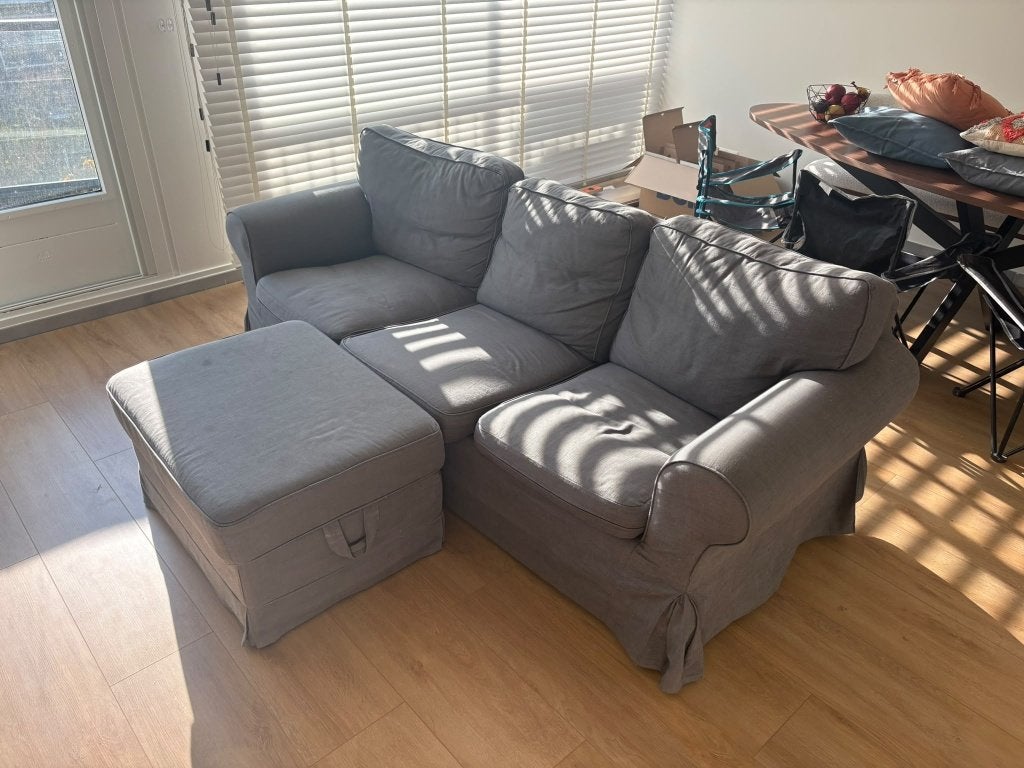 EKTORP 3-zitsbank + Hocker (Grijs), Huis en Inrichting, Ophalen, Gebruikt, Driepersoons, 75 tot 100 cm