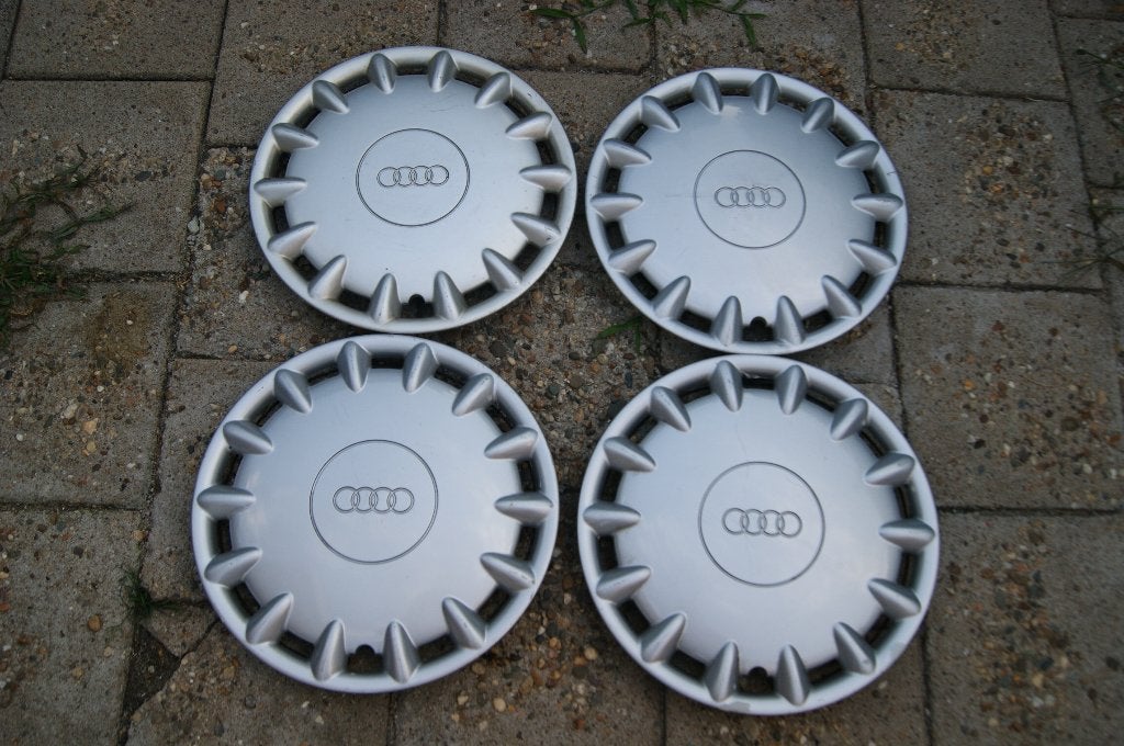 Set van 4 originele wieldoppen Audi A4 15 inch, Auto diversen, Ophalen of Verzenden, Gebruikt