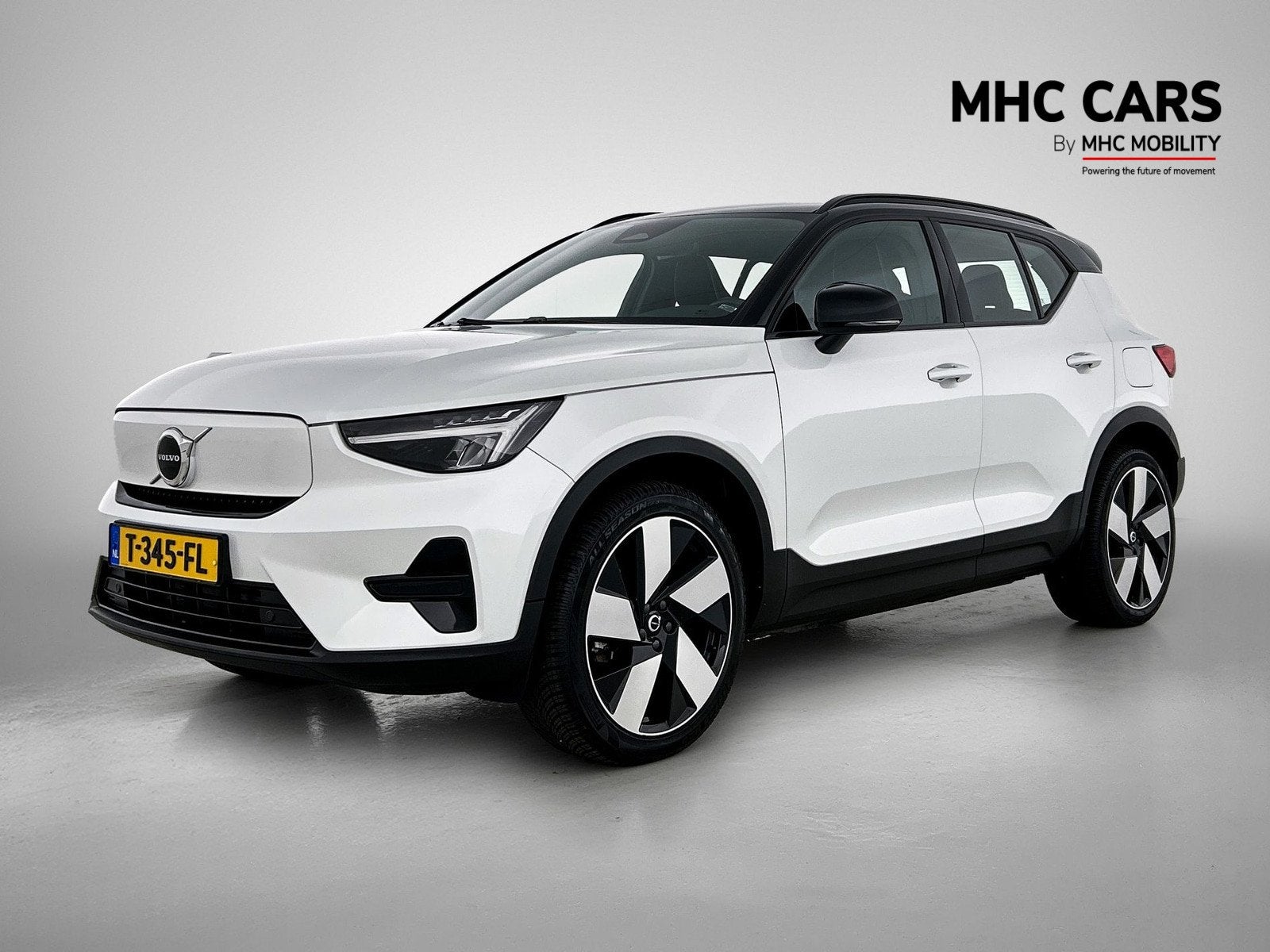 Volvo XC40 Recharge Plus 70 kWh (bj 2023, automaat), Auto's, Automaat, Gebruikt, Zwart, Automatische klimaatregeling