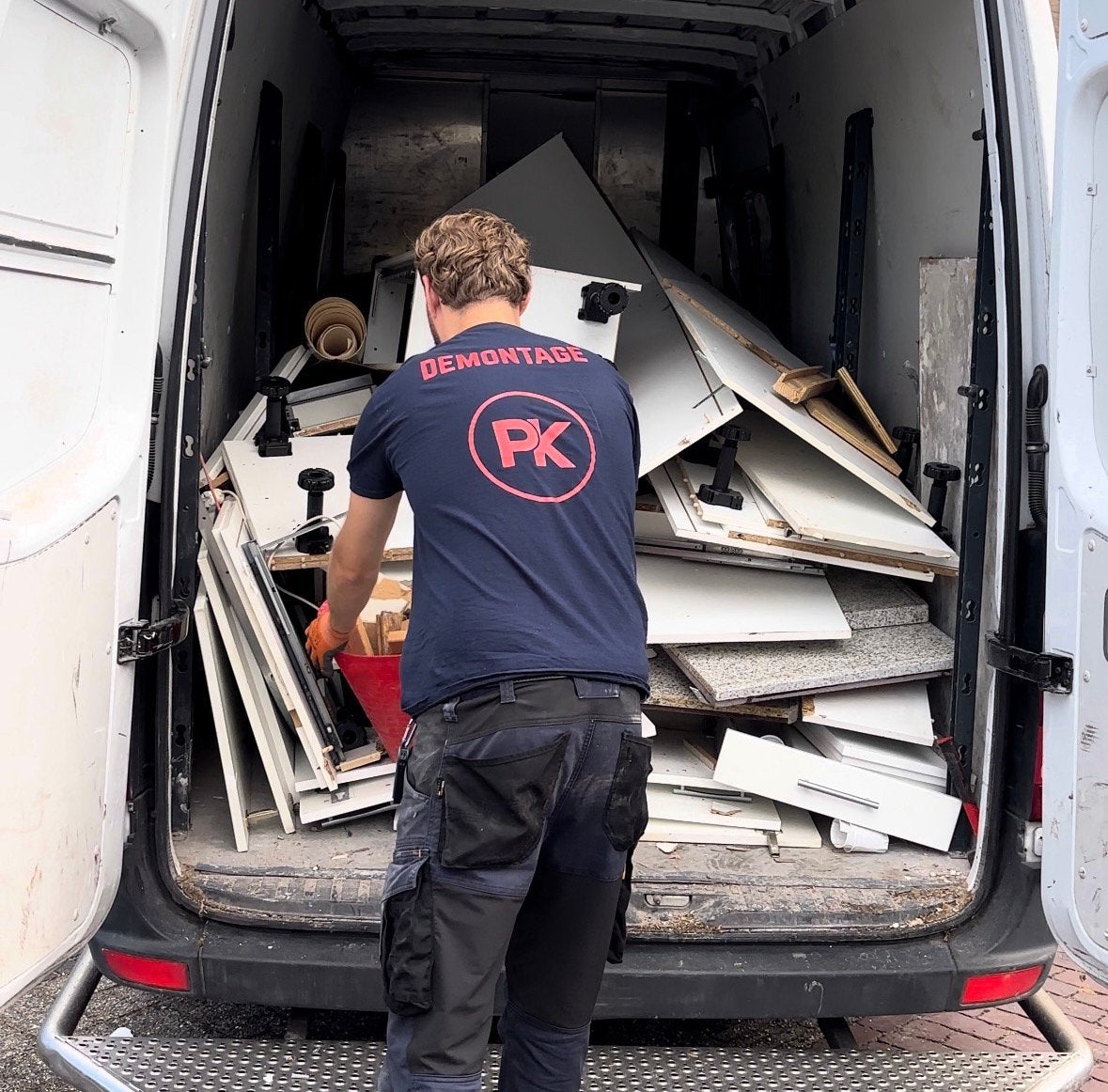 Puin afvoeren, woning of tuin leeghalen?