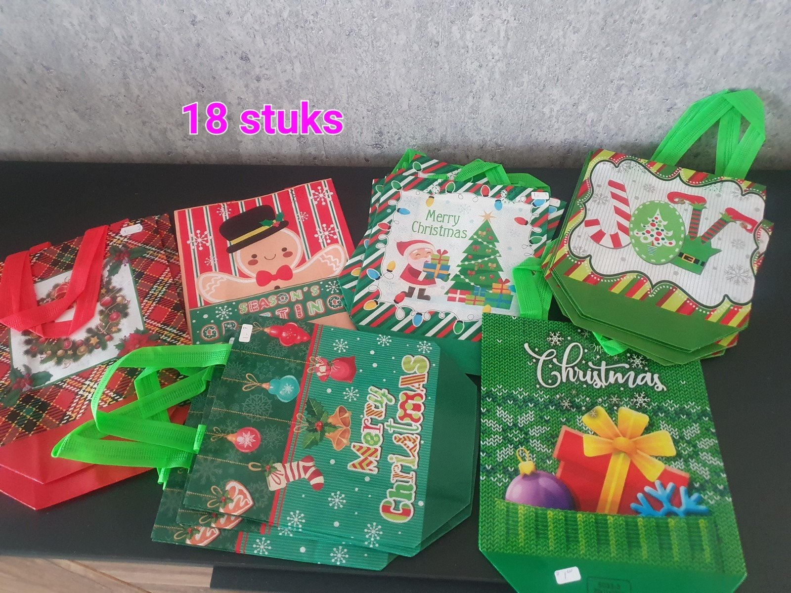 18 nieuwe kerst cadeau tasjes, Ophalen of Verzenden, Nieuw