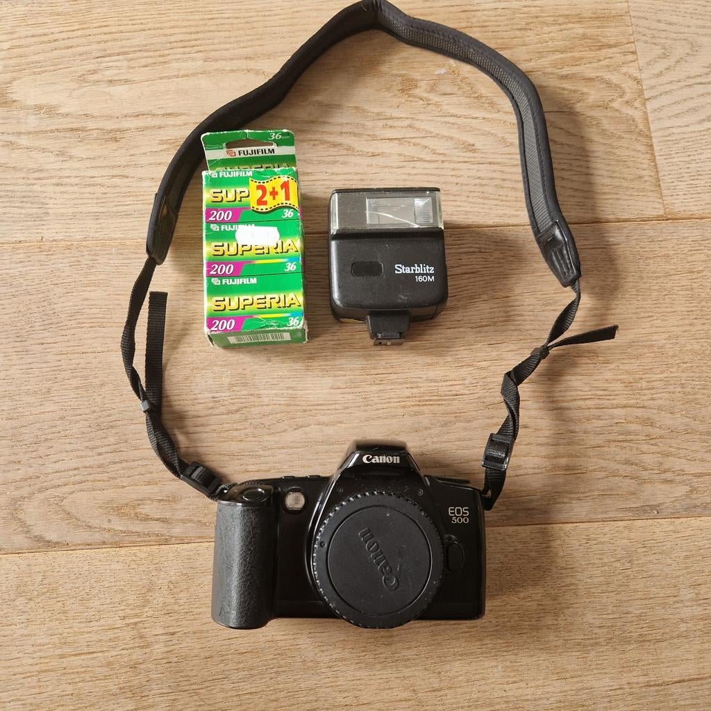 Canon EOS 500 Spiegelreflexcamera met flitser en film, Ophalen of Verzenden, Gebruikt, Spiegelreflex, Canon