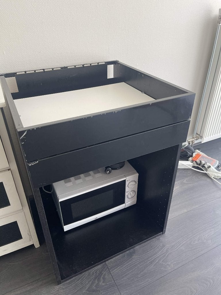 Gratis: IKEA-inductieonderkast + kastje + magnetron, Ophalen, Gebruikt