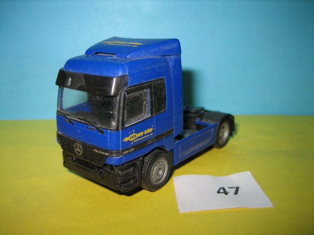 Tr-47  losse Truck MERCEDES van NordSud   sloper Herpa, Ophalen of Verzenden, Zo goed als nieuw, Bus of Vrachtwagen, Herpa