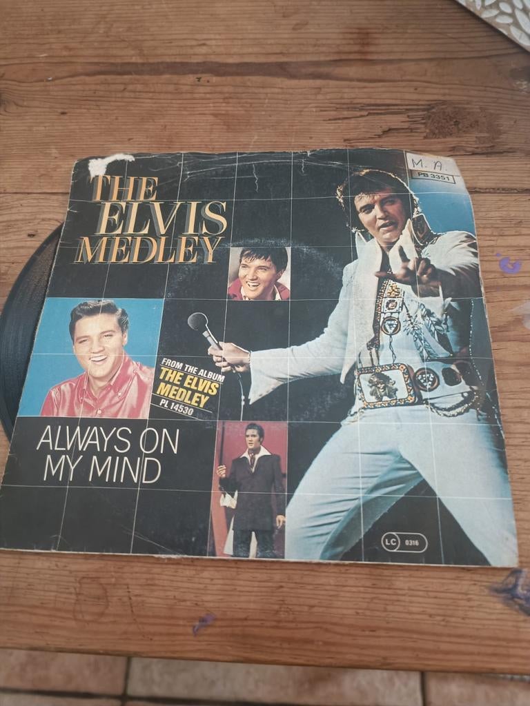 Elvis Presley - The Elvis Medley / Always On My Mind Single, Ophalen of Verzenden, Gebruikt, Pop