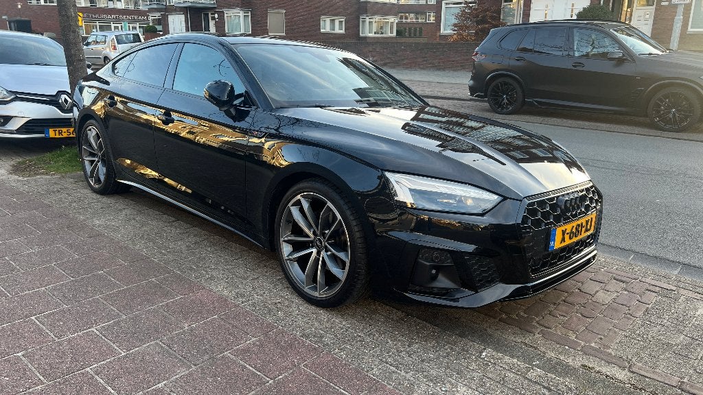 Audi A5 35 Tfsi 150pk Mhev S Tronic 2022 Zwart, Auto's, Audi, 4 cilinders, 1984 cc, 4 stoelen, Leder en Stof